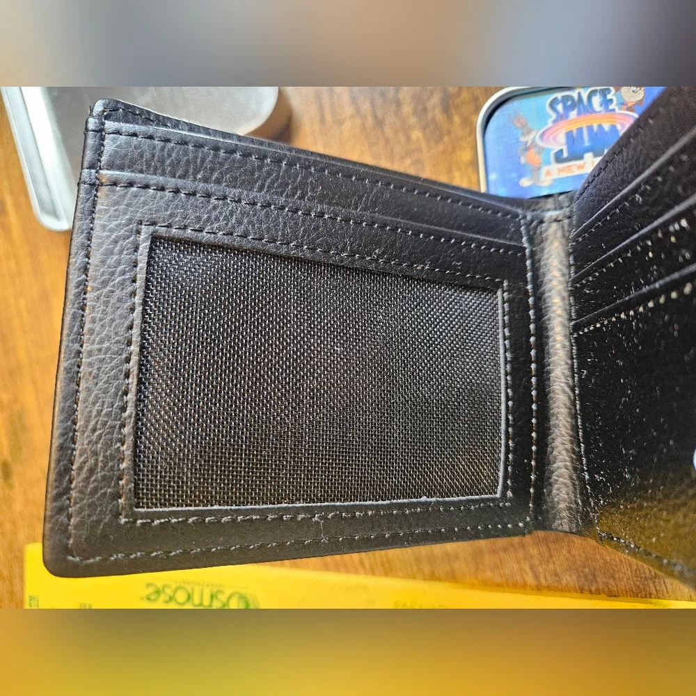 Space Jam Tune Squad Bi-Fold Black Wallet In Tin Looney Tunes Basketball NEW